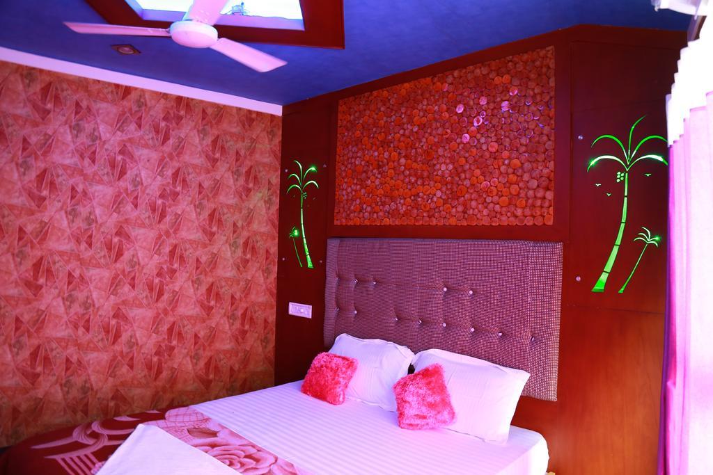 Marari Houseboat Hotel Mararikulam Room photo